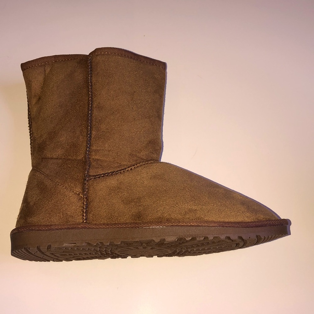 New Nice & Comfy Slip-on Boot Size 9